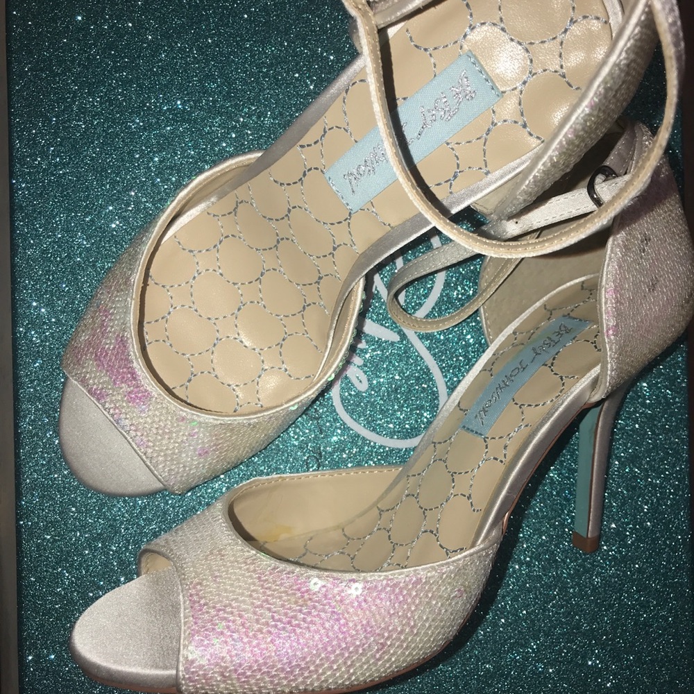 Betsey Johnson wedding ivory sequin heels NIB! B